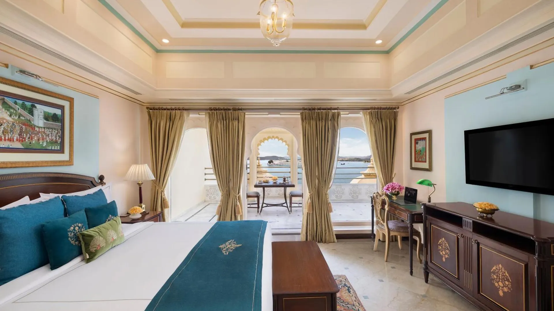 Taj Fateh Prakash Palace Udaipur India