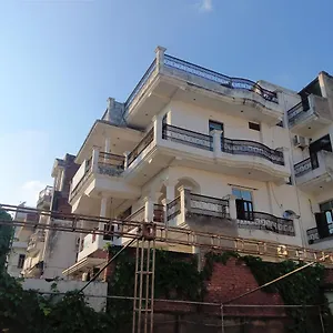 https://varuna-palace.hotels-varanasi.com