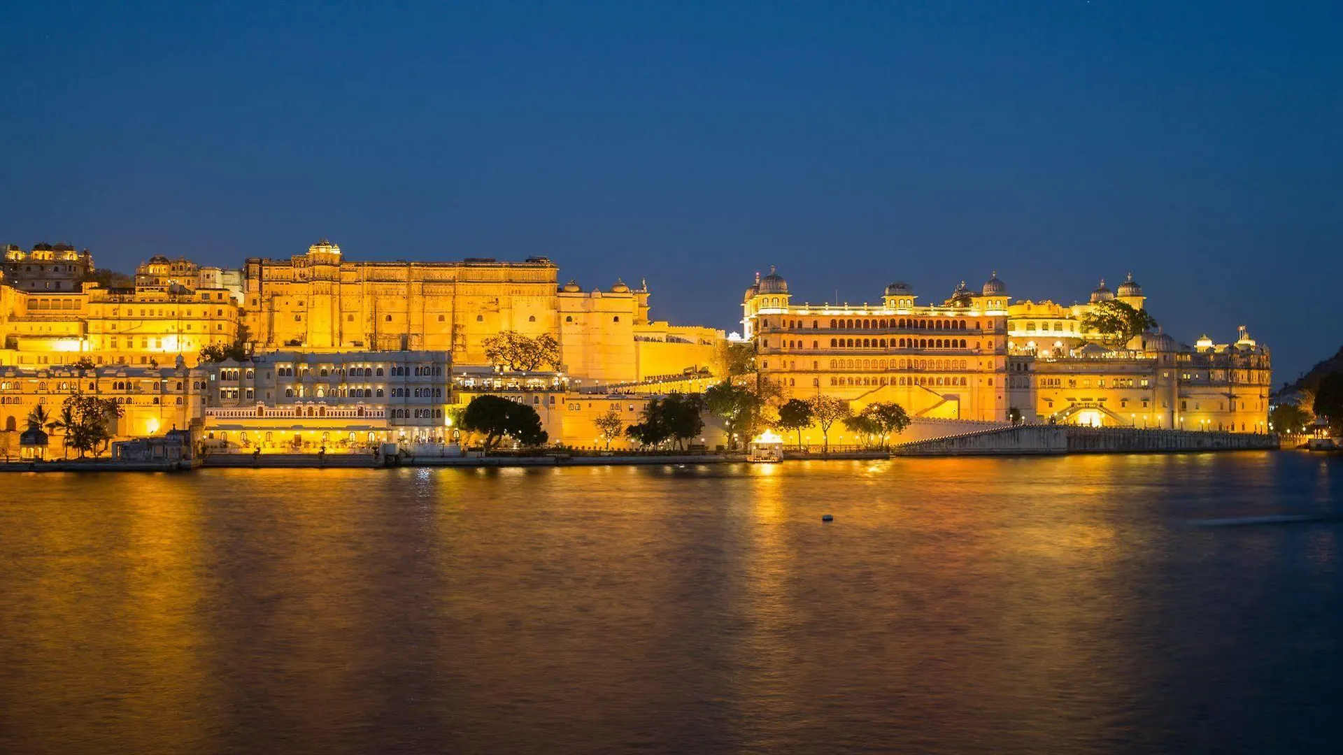 Taj Fateh Prakash Palace Udaipur 5*,